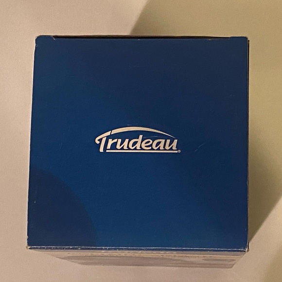 NIB Trudeau wide mouth insulated thermos - Picture 2 of 9